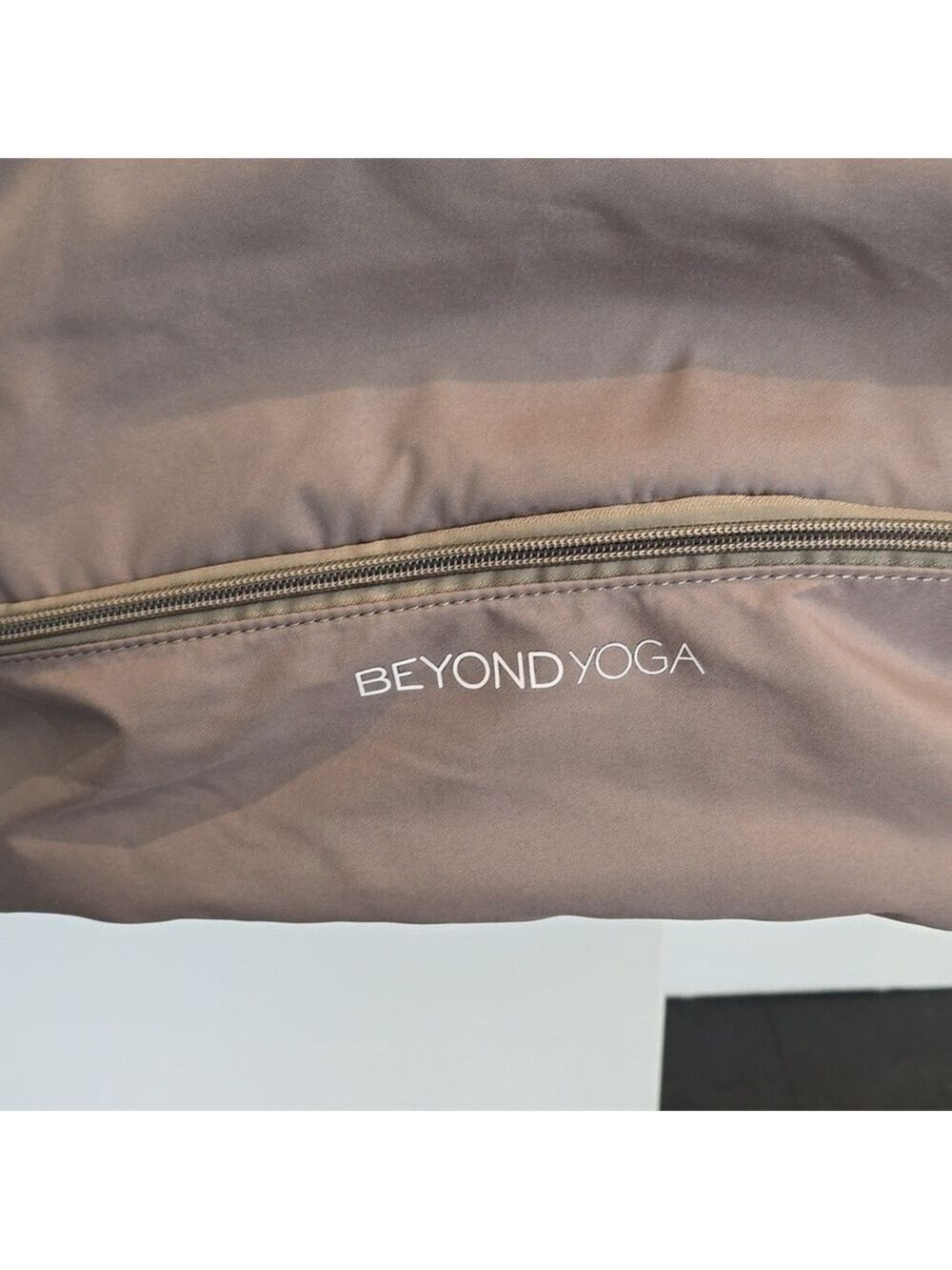 Beyond Yoga Convertible Gym Bag Backpack in Birch NEW! - Picture 12 of 12